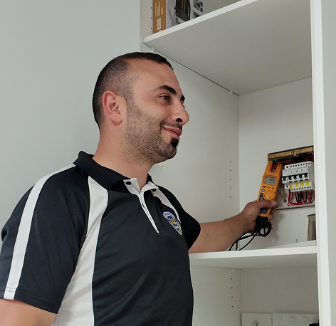 <span>Licensed & Experienced</span> Technicians